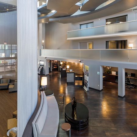 Holiday Inn And Suites Phoenix Airport North By Ihg Exterior foto