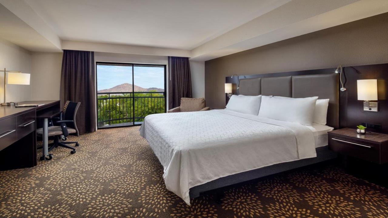 Holiday Inn And Suites Phoenix Airport North By Ihg Exterior foto