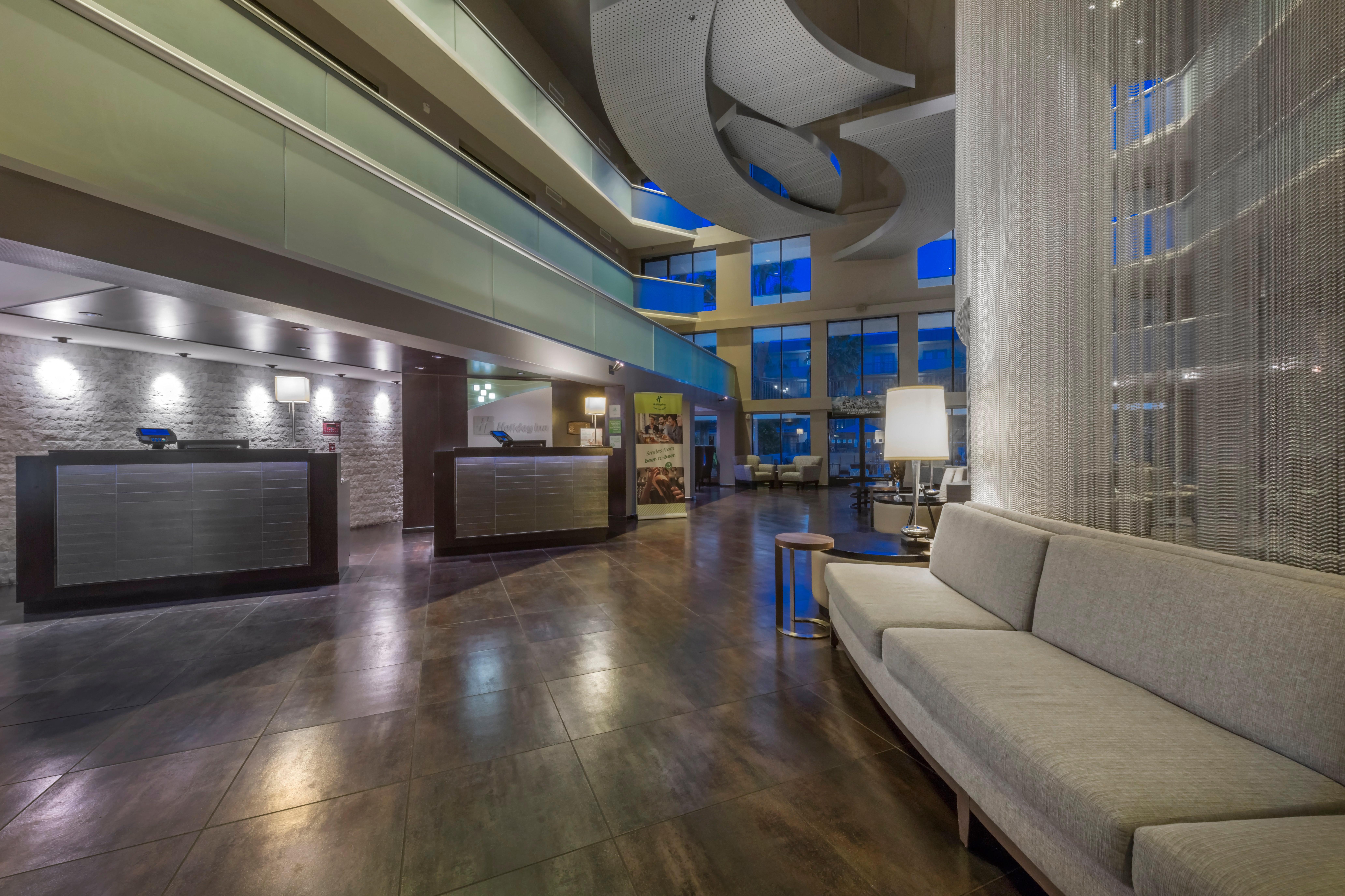 Holiday Inn And Suites Phoenix Airport North By Ihg Exterior foto
